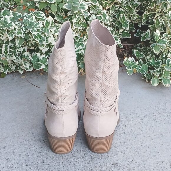 JustFab Beige Natural Western Style Pull On Mid Calf Perforated Boots Booties - Picture 5 of 8